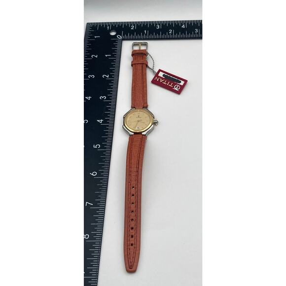 Titan Women's Quartz 28mm Watch -  E 193 India-New Battery - Adjustable Band WR - Picture 10 of 10